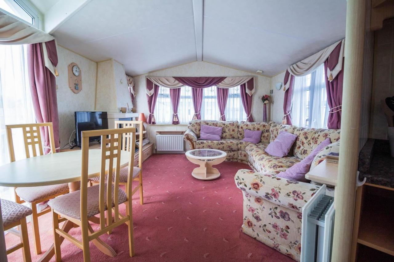 Brilliant Caravan For Hire At Manor Park In Hunstanton Norfolk Ref 23176K Otel Dış mekan fotoğraf